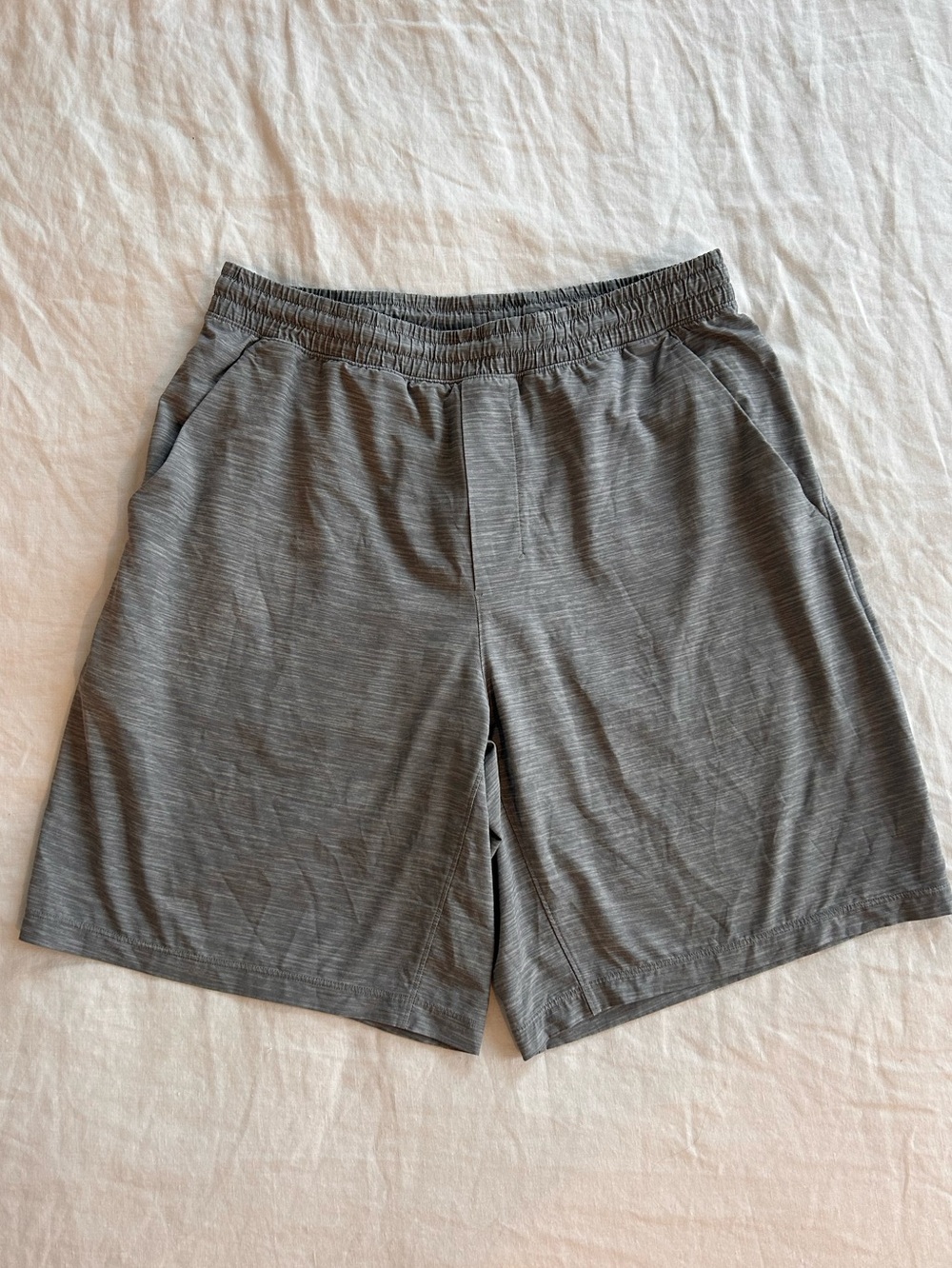 LULULEMON Men’s Pace Breaker Short 9” Lined Heather Grey ~ Size Large